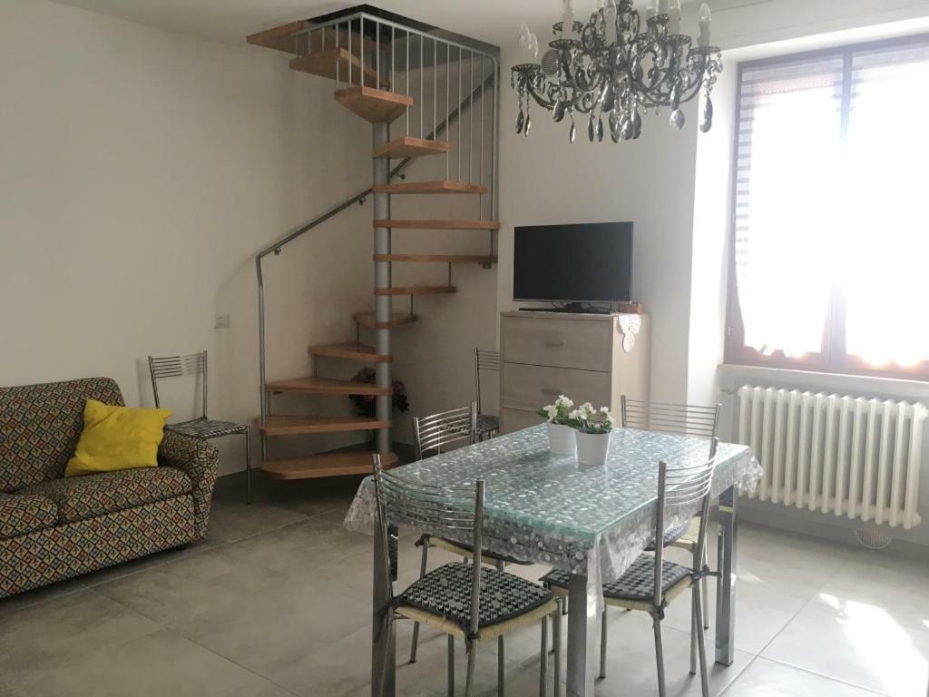 Ferienwohnung Casa Leo Fossombrone Exterior foto